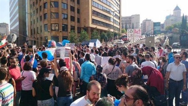 طلعت ريحتكم» ترفض الحوار مع وزير البيئة اللبنانى وتصر على رحيله 