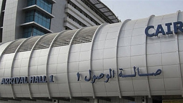 وفد عسكري كويتي  يصل القاهرة  