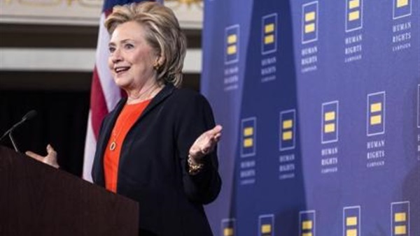 هيلاري كلينتون: خطة لكبح «تجاوزات»  وول ستريت الأسبوع المقبل 