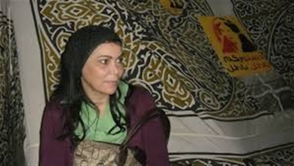 حملة «انتخبوا الستات» وشعارها (ست كفاءه ولا راجل معرفه)  