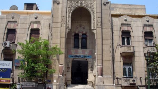 مصر العطاء تسلم 100 سماعة  طبية لضعاف السمع 