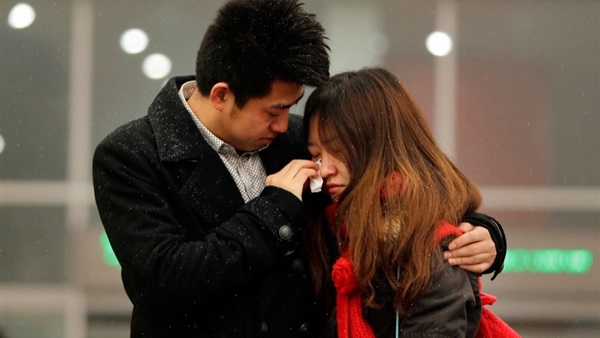 شركة يابانية توظف رجالًا لمسح دموع الفتيات  