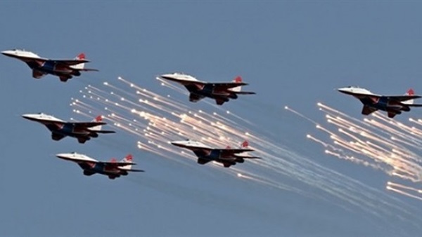 طائرات التحالف العربي تقصف مبنى وزارة الدفاع اليمنية 