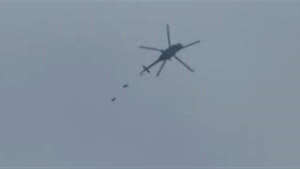 طيران الاسد يلقى اسلحة وذخائر لقواته المحاصرة فى ريف إدلب 