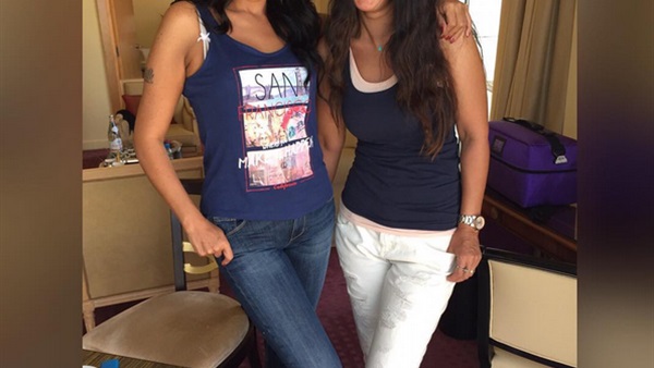 شائعة هروب غادة وراء نشر صورتها مع فريق Arab casting  