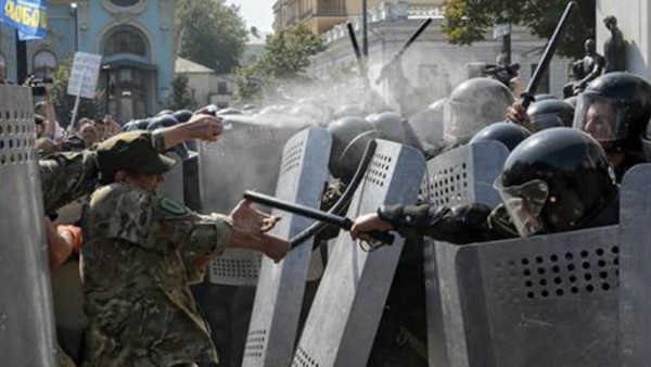  العليا للاجئيين : 8000 ألآف قتيل بأوكرانيا منذ أبريل 2014  