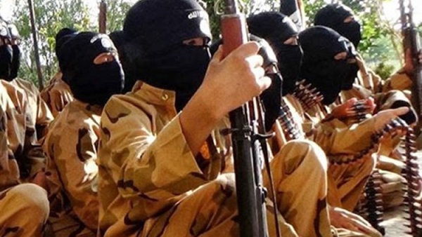  صحيفة بريطانية تنشر صور تدريب داعش للإطفال في سوريا  