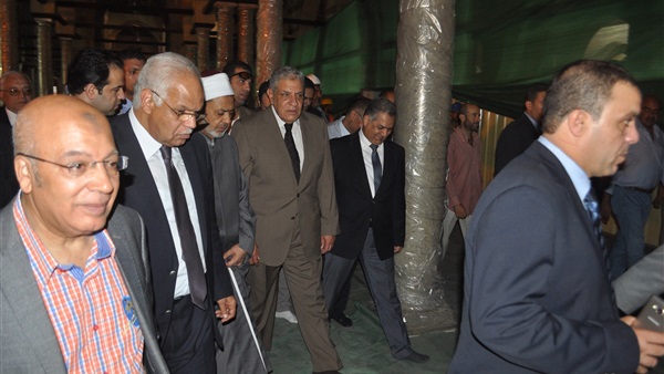 رئيس الوزراء يشيد بالجهود المبذولة  لإعادة الواجهة التاريخية للجامع الأزهر  