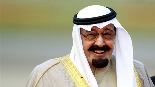  بالفيديو.. ملك السعودية يستعرض  مهاراته في صيد الطيور 