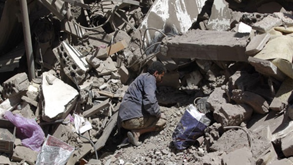 مصرع 20 يمنيا في قصف للحوثيين على سوق شرق صنعاء 