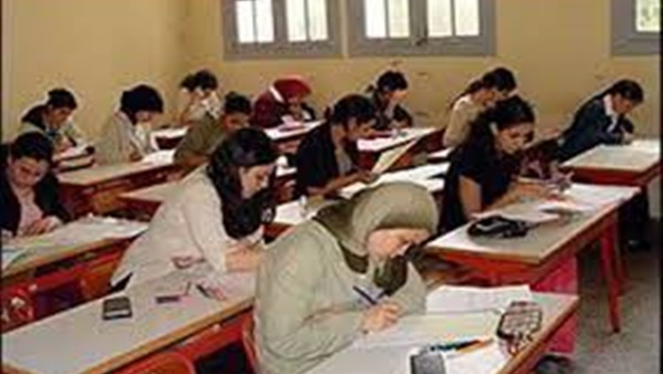 تسريب اسئلة امتحان «الفرنساوي» للثانوية الأزهرية على «الفيسبوك» 
