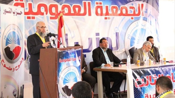 أهالى المنوفية:النور الوجه الآخر للإخوان .. ويستغل الدين للفوز فى الانتخابات 