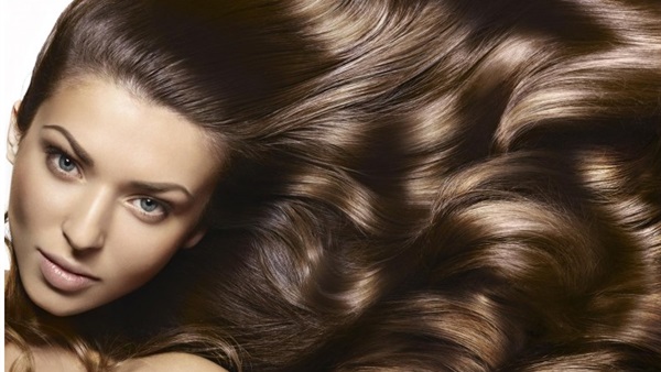 وصفة طبيعية لتطويل الشعر في فترة قياسية  