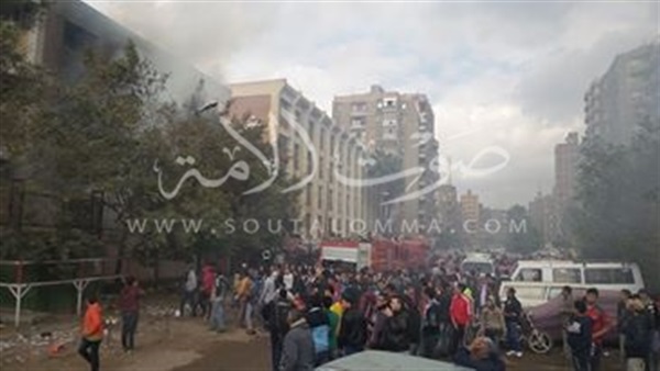 بالصور.. حريق بمدرسة عمر بن الخطاب في المطرية