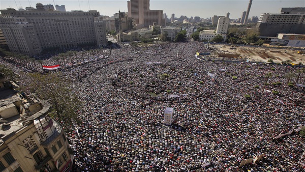 خمسة ميادين أشعلت ثورة 25 يناير.. الانطلاقة من التحرير.. القائد إبراهيم يقود مسيرات الإسكندرانية.. أربعين السويس يشهد وقوع أول شهيد.. انطلاق الشراراة من ممر الإسماعيلية.. وشون المحلة منبع الكرامة