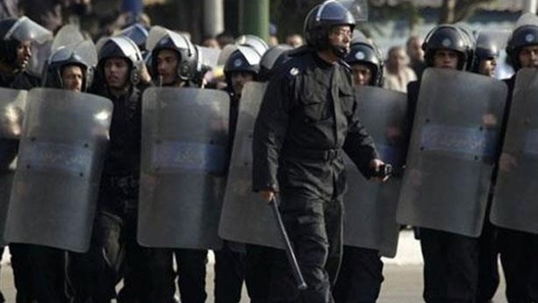 الأمن يطارد مسيرة للإخوان بدمنهور