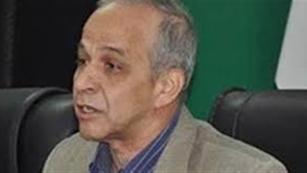 محافظ الوادي الجديد يكرم أسر شهداء ومصابي ثورة 25 يناير