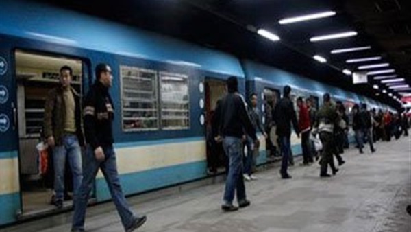 «النقل» تكشف حقيقة توقف حركة المترو 