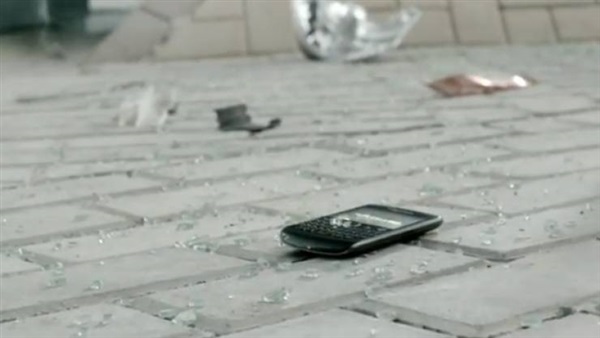  بالفيديو.. انشغالك بالهاتف قد يكلفك حياتك  