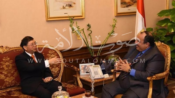 بالصور.. «عبد الظاهر» يبحث مع قنصل الصين فرص الاستثمار بالإسكندرية