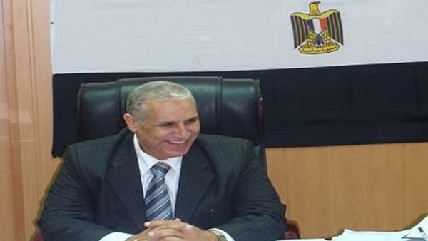 رئيس جامعة دمياط يقرر مكافأة  للعاملين بقسم التعليم 