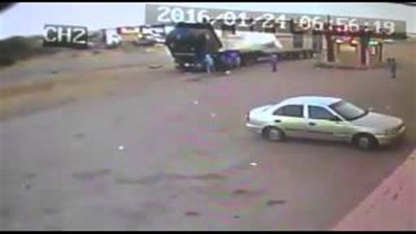 بالفيديو.. حادث مروع لتصادم ميكروباص معلمات بجده