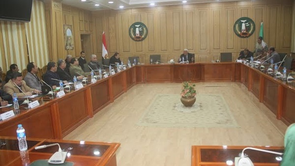 سكرتير عام محافظة المنوفية يبحث تحسين الخدمة المرورية  
