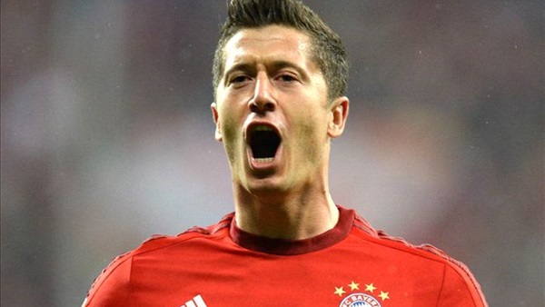 «ليفاندوفسكي» يكشف موقفه من الانضمام للأندية الإنجليزية