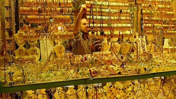 الذهب يتجه إلى أقوى ارتفاع شهري