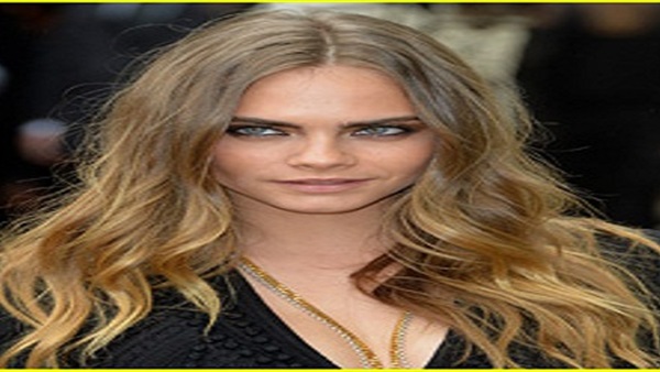 كارا ديلفينج تهاجم مصوري الباباراتزى  