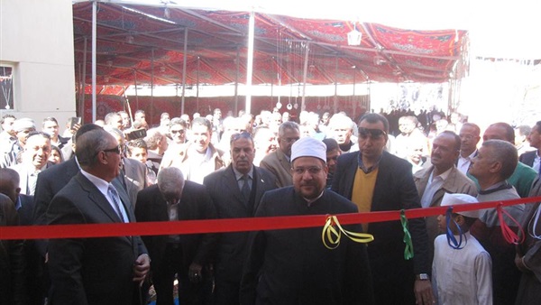 بالصور.. وزير الأوقاف يفتتح مسجد «الجامع» بسفاجا 