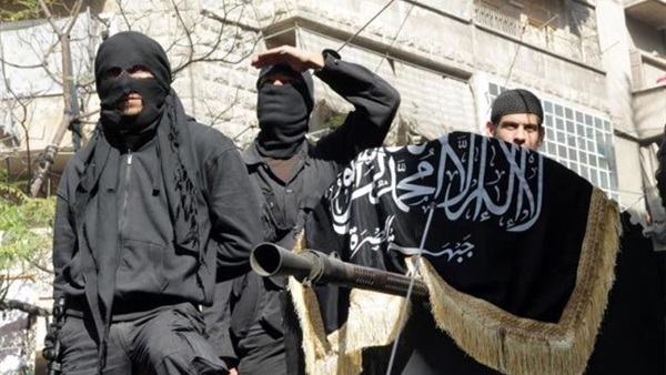 اشتباكات بين النصرة وداعش بعرسال اللبنانية