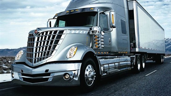 اختبار أول شاحنة صغيرة بدون سائق