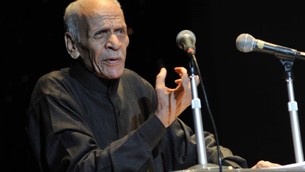 أحمد فؤاد نجم حاضرًا في «معرض الكتاب»