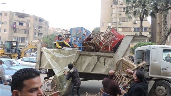 حملة مرافق بالعجوزة لرفع الإشغالات من الطريق العام