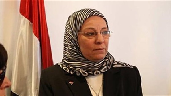 عشري تسلم 32 تأشيرة حج  لموظفي القوى العاملة 