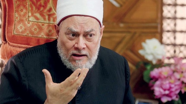 «جمعة»: «ياسعد وياهنا الدكتور اللى يتجوز الممرضه بتاعته»