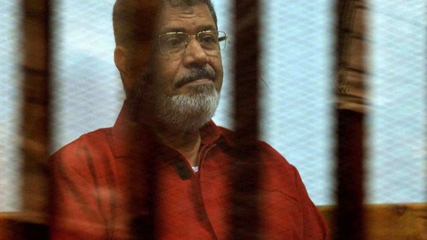 بدء محاكمة مرسي وآخرين في «التخابر مع قطر»
