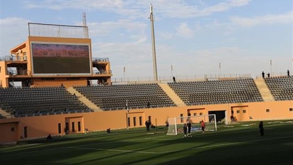قوات الأمن تنتشر فى محيط ملعب "بتروسبورت" قبل القمة  