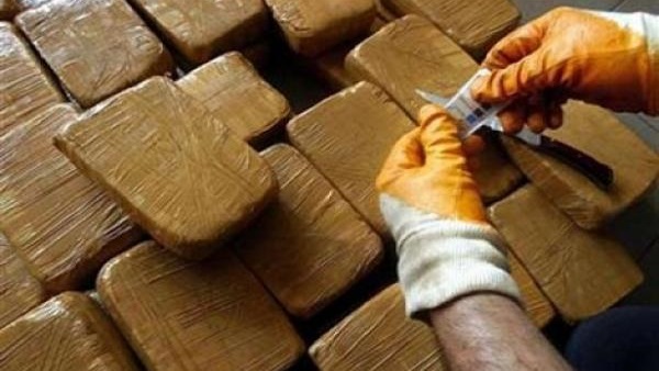 القبض على بقال بتهمة الإتجار في المخدرات بالحيرة  