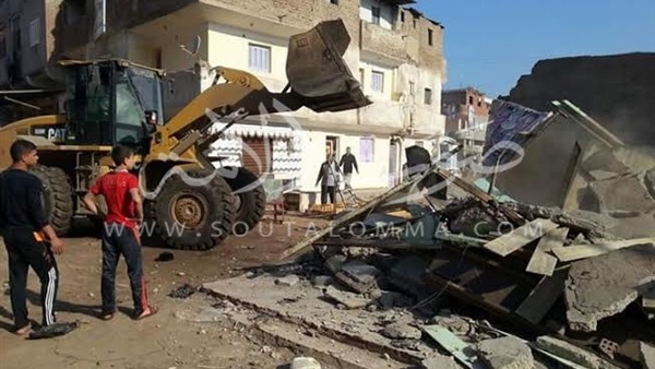 بالصور.. إزالة 11 حالة تعدى على الأراضى الزراعية بالقنايات