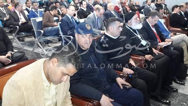 بالصور .. بدء المؤتمر الصحفى لتجربة الطوارئ بمطار الغردقة 