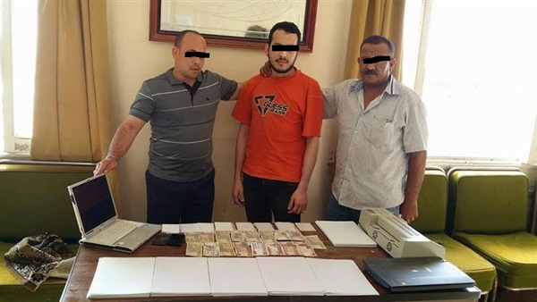 ضبط عاطل يقوم بتزوير محررات  رسمية بدمياط 