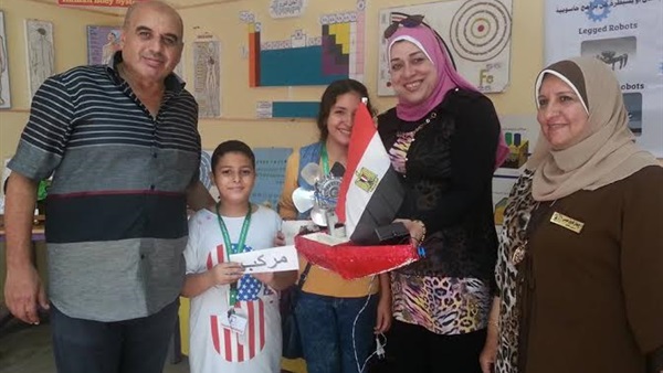 سفيرة الأمم المتحدة تتفقد مركز  العلوم والتكنولوجيا ببورسعيد  