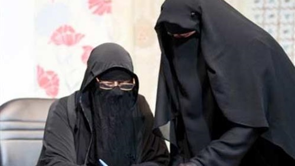 تونس تحظر ارتداء النقاب فى المدارس    