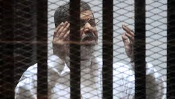 بدء محاكمة مرسي و24 آخرين في «إهانة القضاء» 
