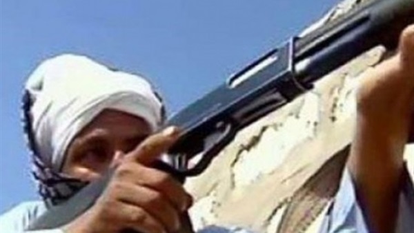 إصابة 10 أشخاص إثر تبادل إطلاق النار بين عائلتين بالصف
