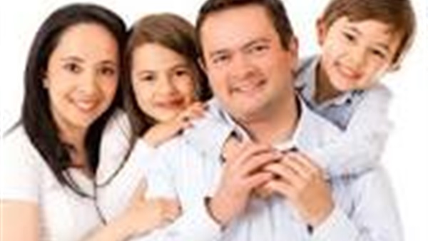 فيديو مؤثر يوضح مدى تضحية الأب من أجل أبنائه  