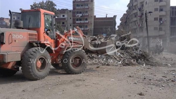بالصور.. حملة مكبرة لرفع الإشغالات بشوارع قويسنا