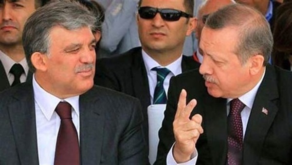 لقاء مفاجئ بين أردوغان وجول بالقصر الرئاسي